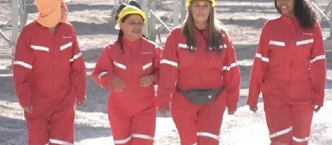 700x420_cerro-dominador-mujeres-archivo