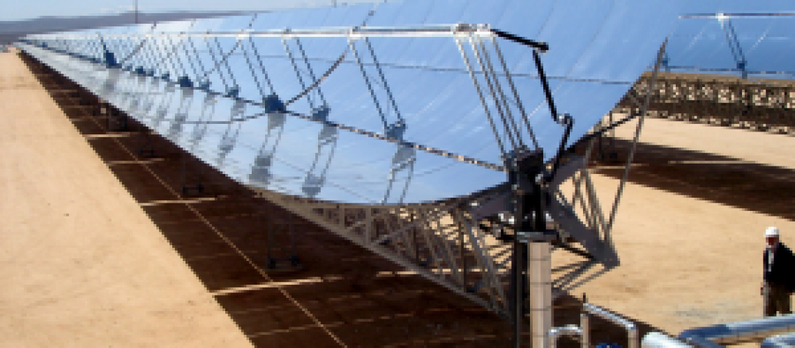 termosolar-canal-parabc3b3lico-csp-300x225